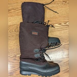 Sorel woman's burgundy boots. Size 8.